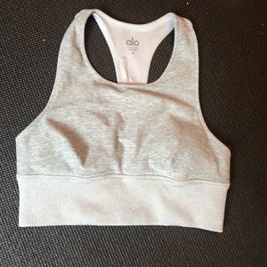 *Like new Alo Yoga Serenity bra!!*